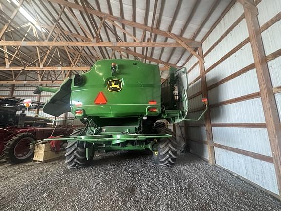 Image of John Deere S680 equipment image 1
