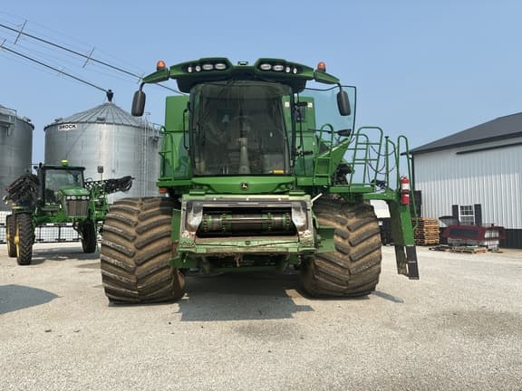 Image of John Deere S680 equipment image 4