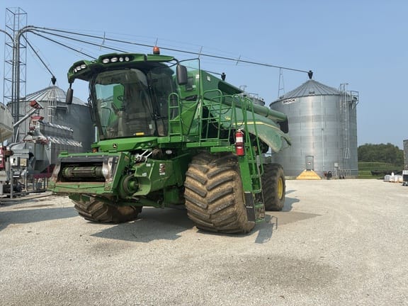 2015 John Deere S680 Equipment Image0