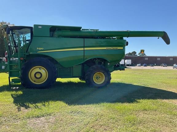 Image of John Deere S680 Primary image