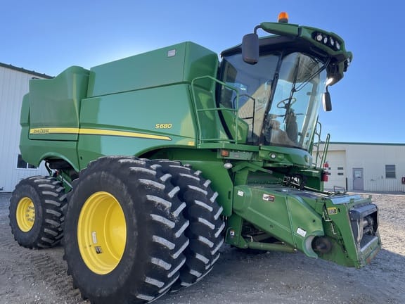 Main image John Deere S680