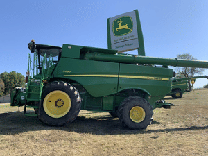 2015 John Deere S680 Image