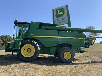 Main image John Deere S680