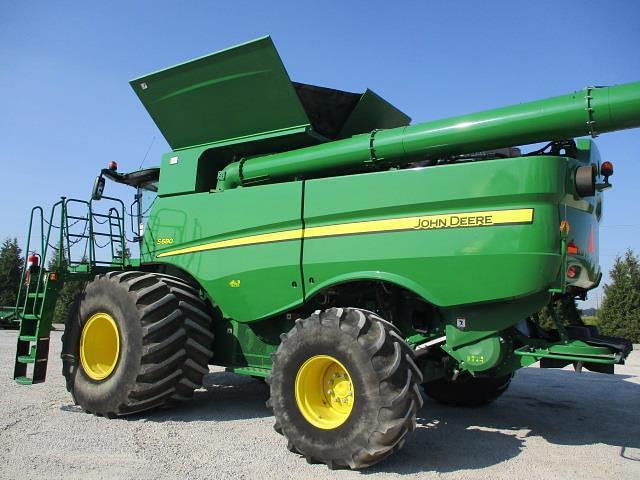 Image of John Deere S680 equipment image 4