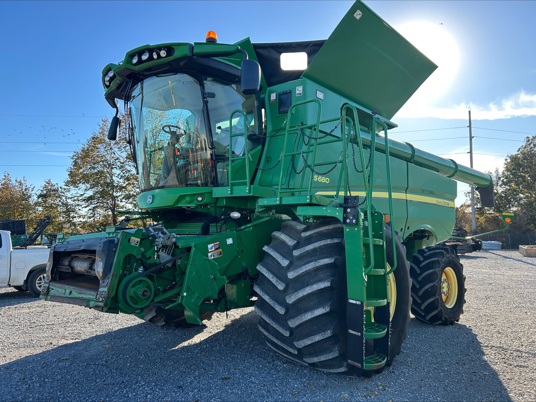 2015 John Deere S680 Equipment Image0