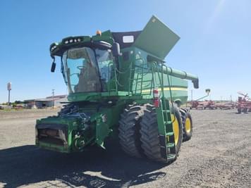 Main image John Deere S680