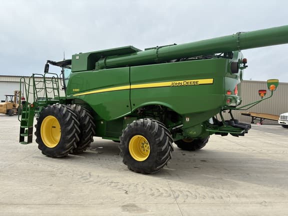 Image of John Deere S680 equipment image 4