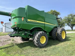 2015 John Deere S680 Image
