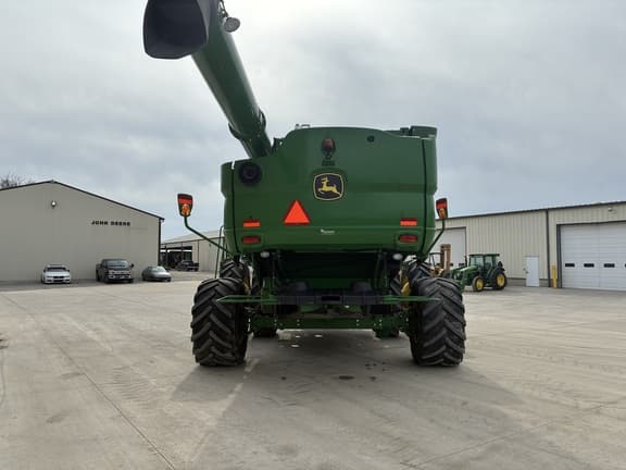 Image of John Deere S680 equipment image 3