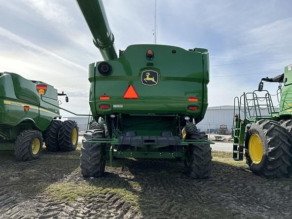 Image of John Deere S680 equipment image 3