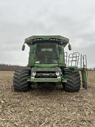 Image of John Deere S680 equipment image 1