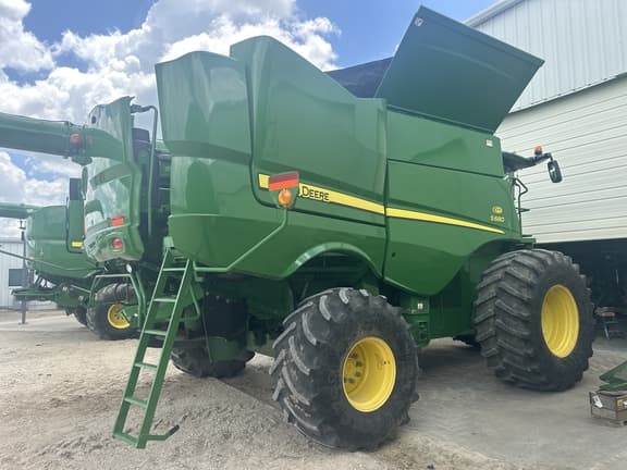 Image of John Deere S680 equipment image 1