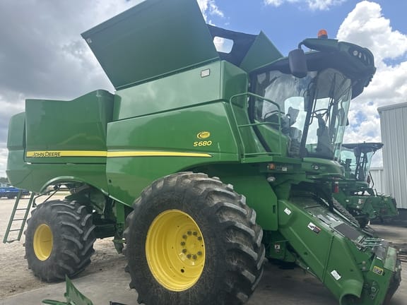 2015 John Deere S680 Equipment Image0