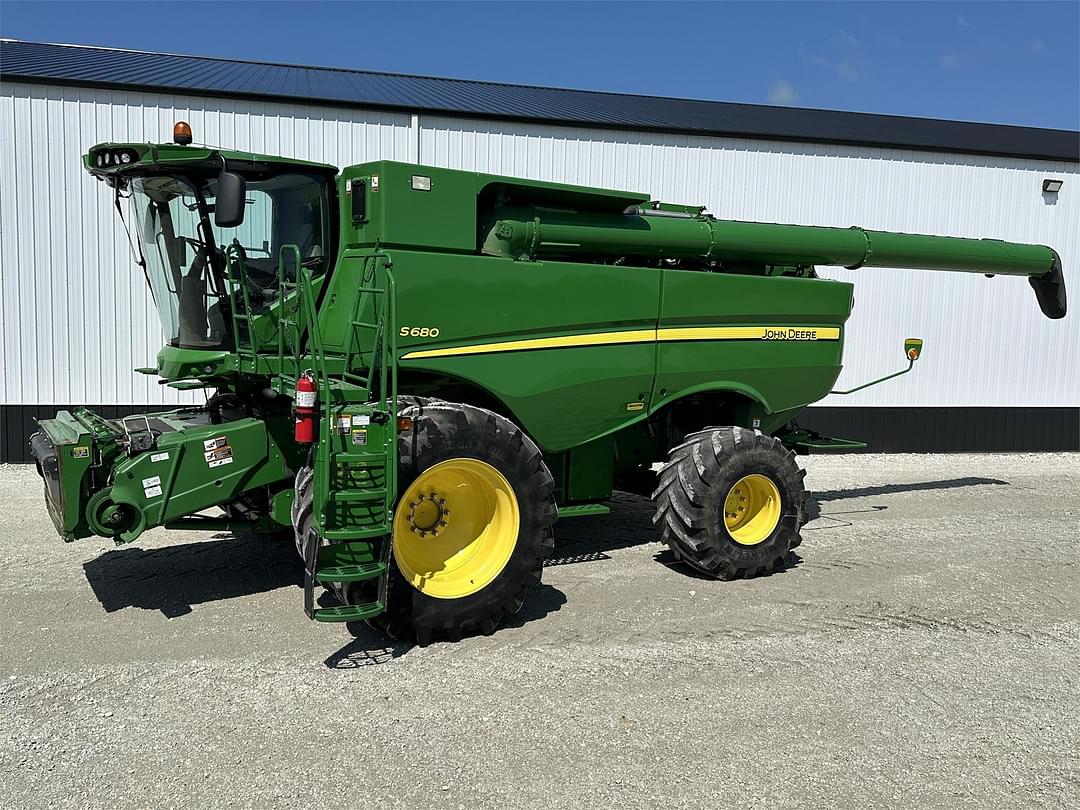 Image of John Deere S680 Primary image