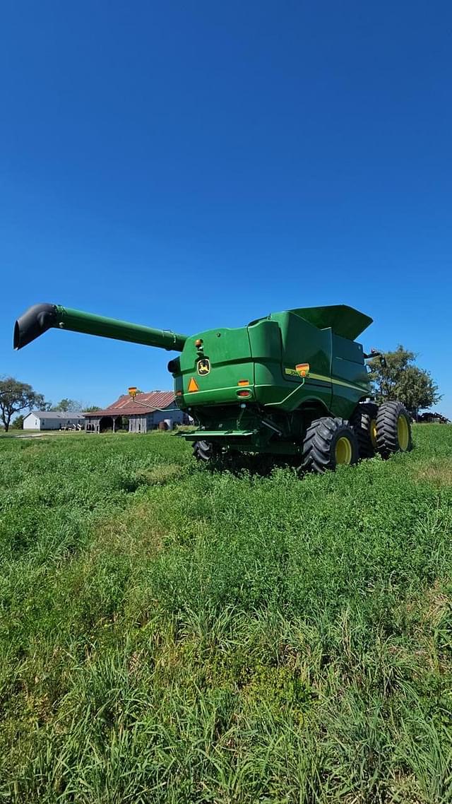 Image of John Deere S680 equipment image 3