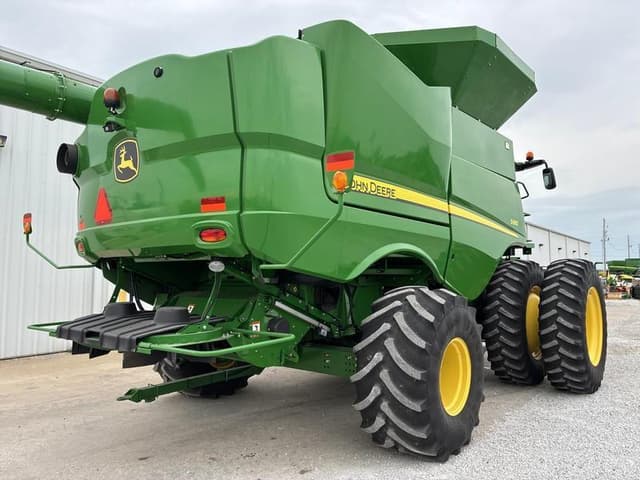 Image of John Deere S680 equipment image 3