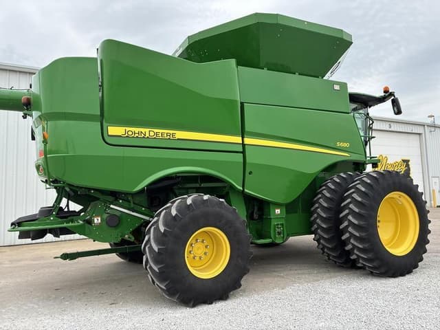 Image of John Deere S680 equipment image 2