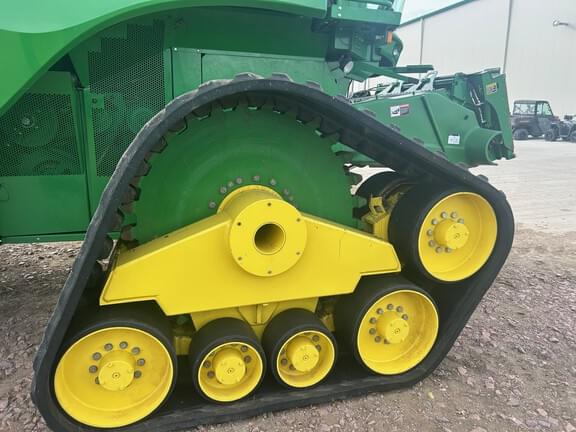 Image of John Deere S680 equipment image 1