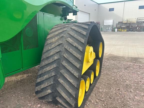 Image of John Deere S680 equipment image 2