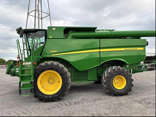 Image of John Deere S680 equipment image 4