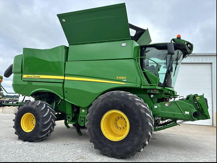 Image of John Deere S680 Primary image