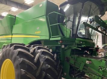 Main image John Deere S680