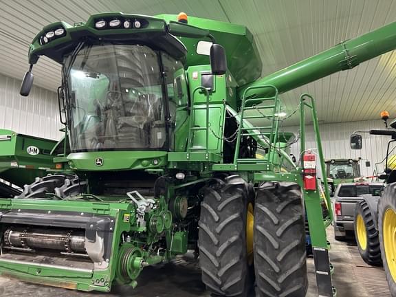Image of John Deere S680 equipment image 3