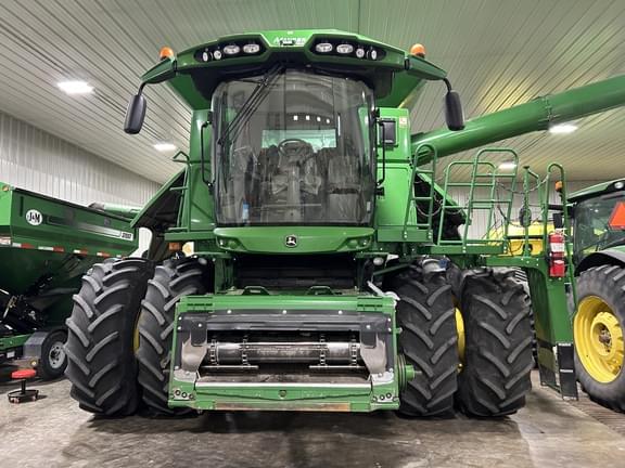 Image of John Deere S680 Primary image