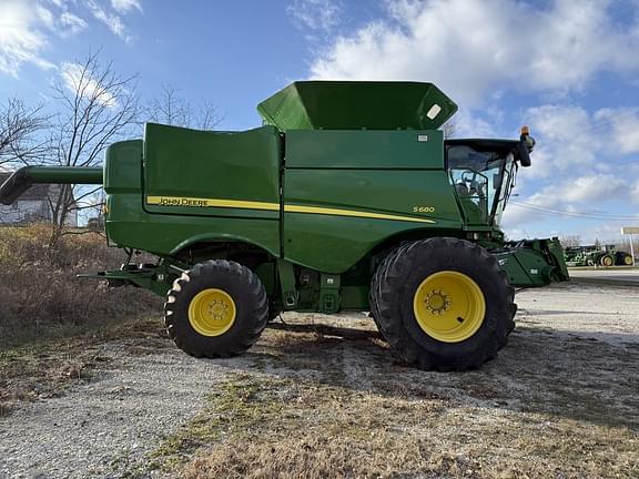 Image of John Deere S680 equipment image 4