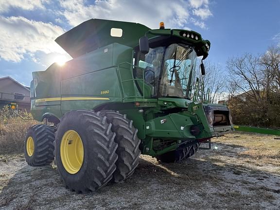 Image of John Deere S680 equipment image 1