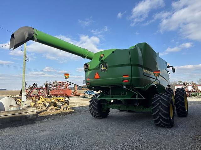 Image of John Deere S680 equipment image 2