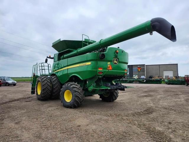 Image of John Deere S680 equipment image 3