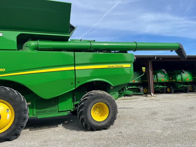 Image of John Deere S680 equipment image 2