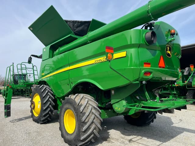 Image of John Deere S680 equipment image 3