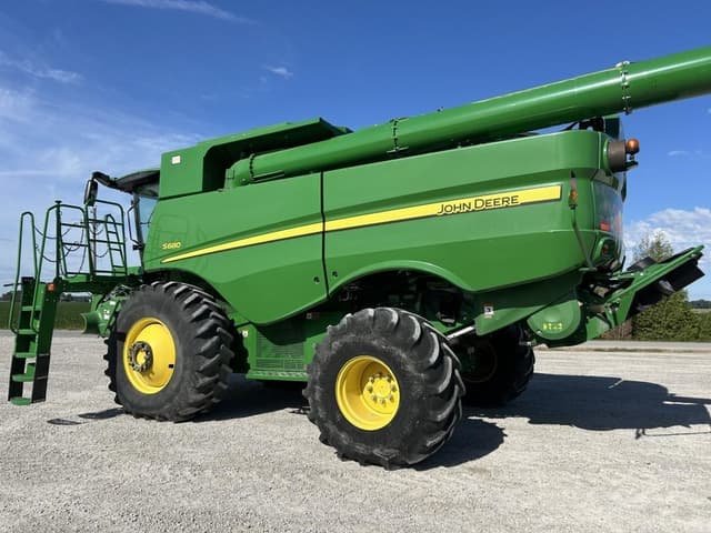 Image of John Deere S680 equipment image 4