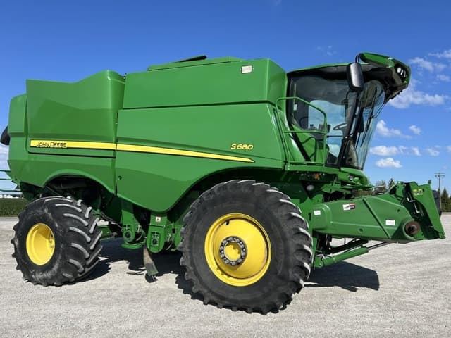 Image of John Deere S680 equipment image 1
