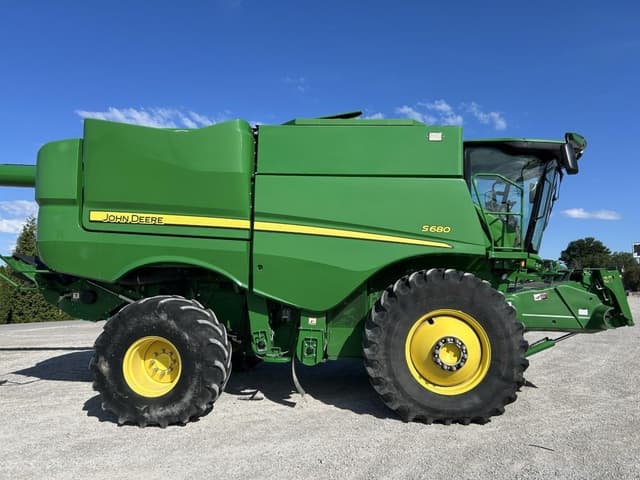 Image of John Deere S680 equipment image 3