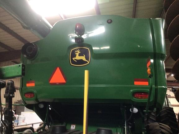 Image of John Deere S680 equipment image 3