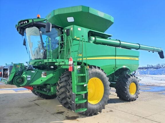 Main image John Deere S680