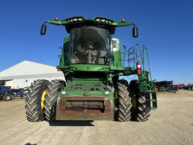 Image of John Deere S680 equipment image 2