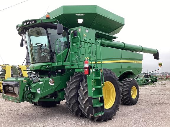 Image of John Deere S680 equipment image 2