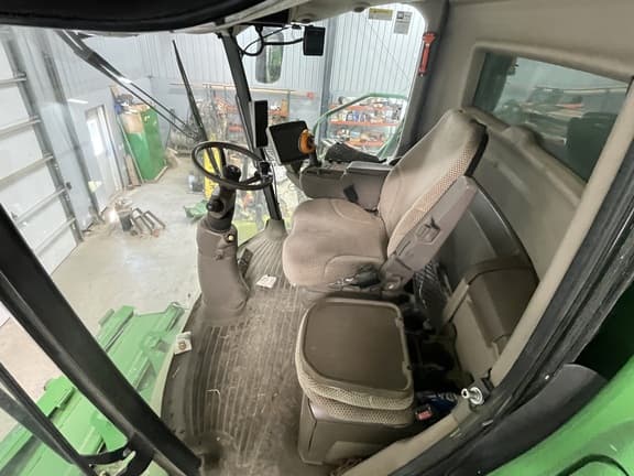 Image of John Deere S680 equipment image 3