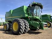 Thumbnail image John Deere S680 1