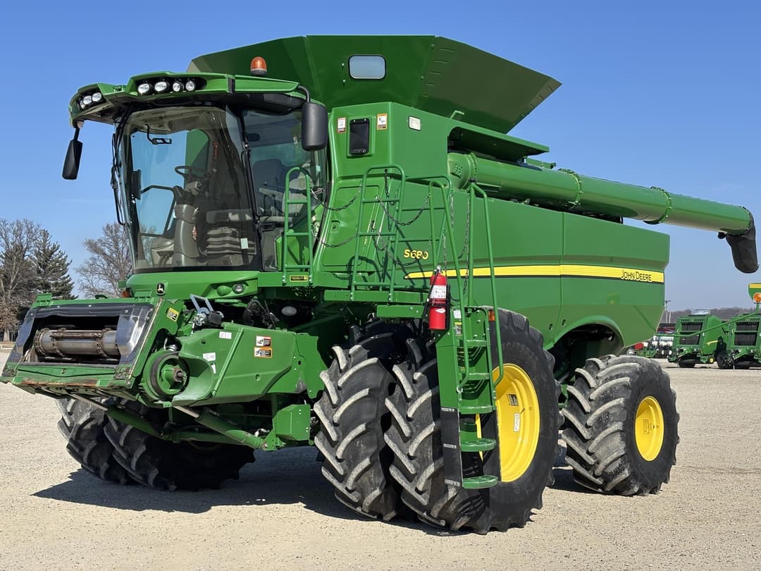 Image of John Deere S680 Primary image