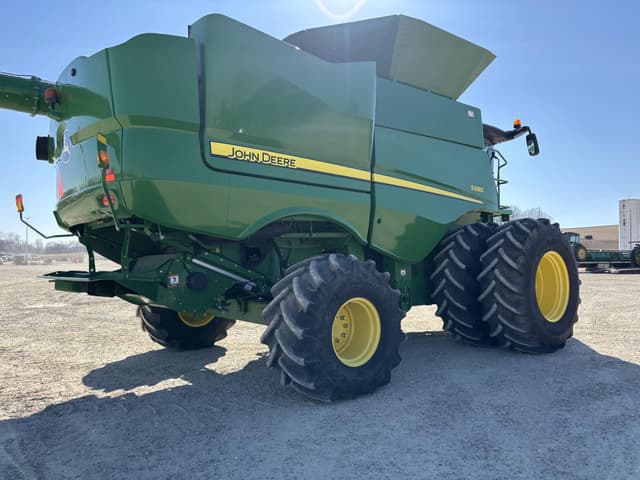 Image of John Deere S680 equipment image 4