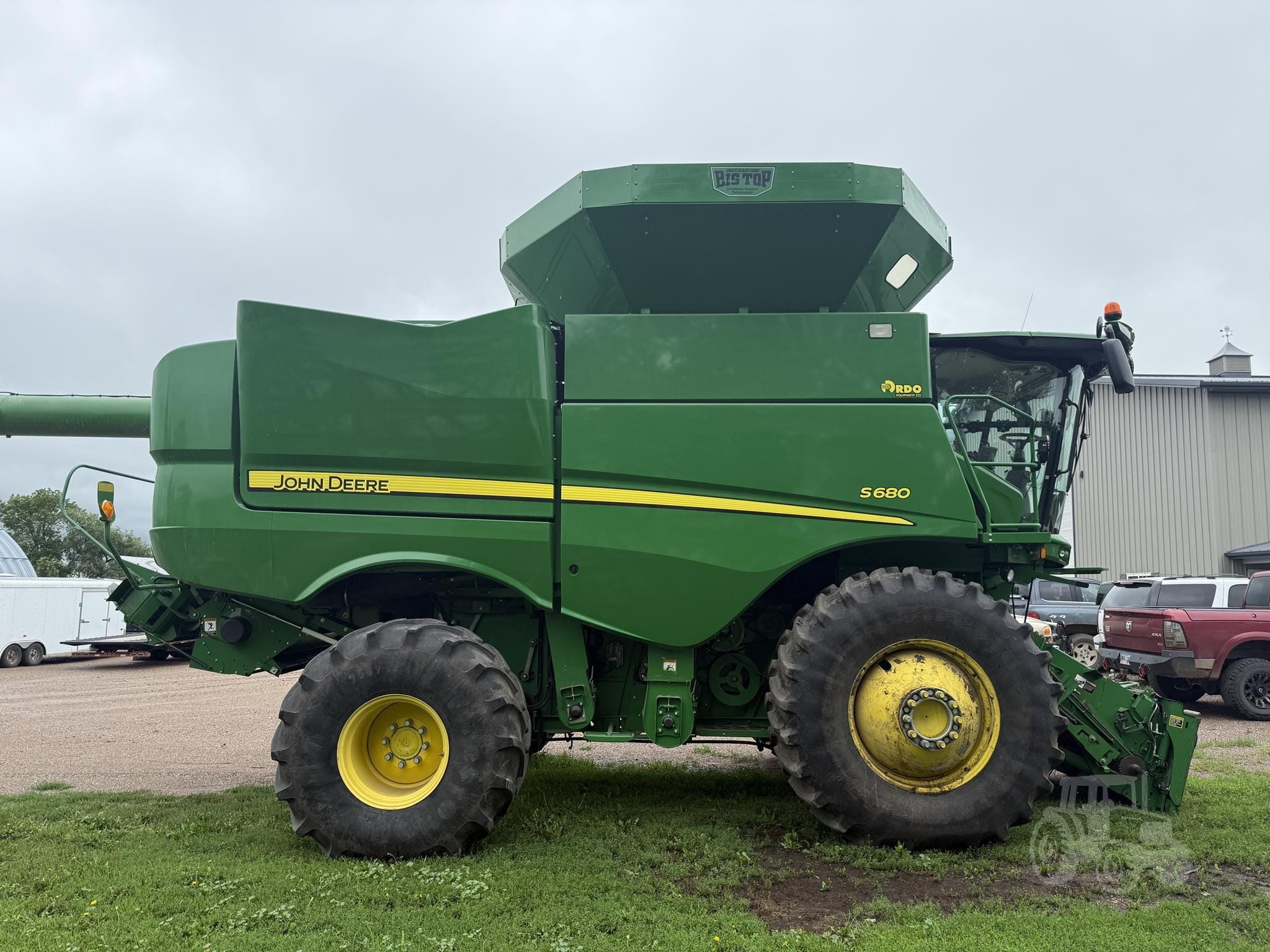 2015 John Deere S680 Equipment Image0
