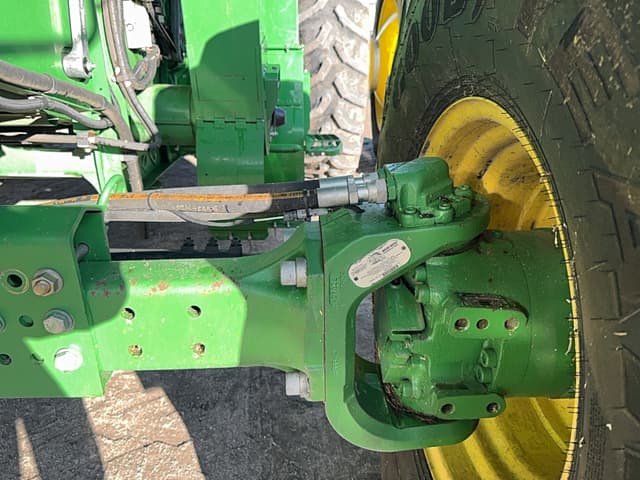 Image of John Deere S680 equipment image 4
