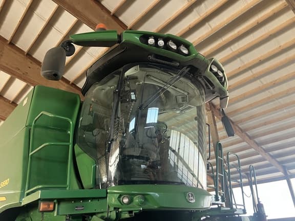 Image of John Deere S690 equipment image 4