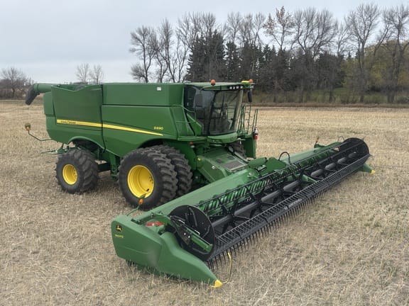 2015 John Deere S690 Equipment Image0