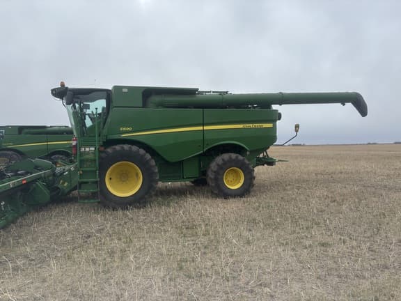 Image of John Deere S690 equipment image 3